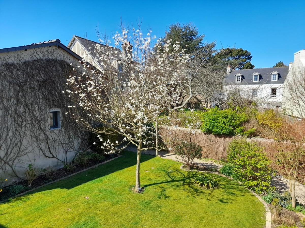 Maison spacieuse entre la ville et la côte Saint-Martin-des-Champs  Exterior foto